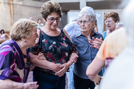 8 Ways to Support Seniors’ Mental Health When Loneliness Sets In